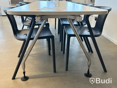 Matbord Vitra och 10 st designstolar,  MAGIS Air-armchair