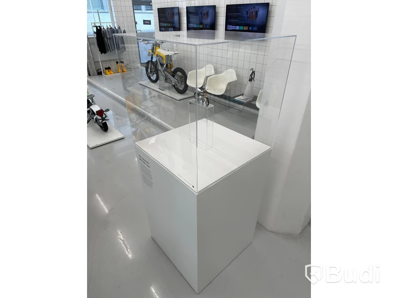 Butiksdisplay, plexiglas, 72x72x180 cm