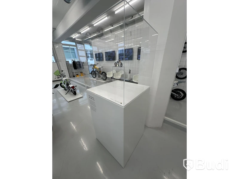 Butiksdisplay, plexiglas, 72x72x180 cm