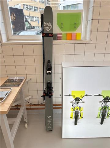 Skidor och stavar, black crows, ferox freebird