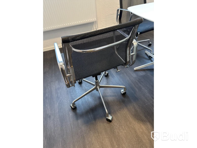 Bord och 4 st konferensstolar, Herman Miller Eames
