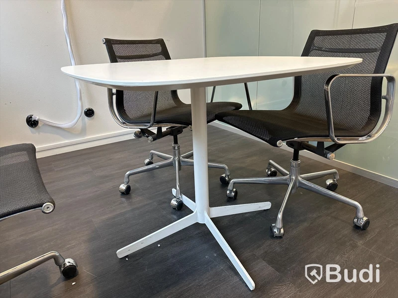 Bord och 4 st konferensstolar, Herman Miller Eames