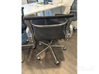 Konferensbord och 8 st stolar Herman Miller Eames