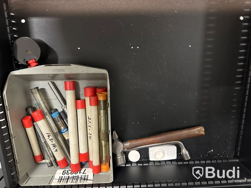 Verkstadsinredning med bänk, inklusive verktyg - Pela Tools