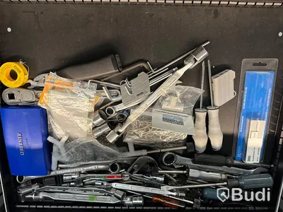 Verkstadsinredning med bänk, inklusive verktyg - Pela Tools