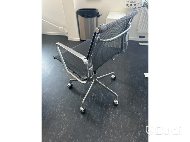 6 st. kontorsstolar - Herman Miller Eames