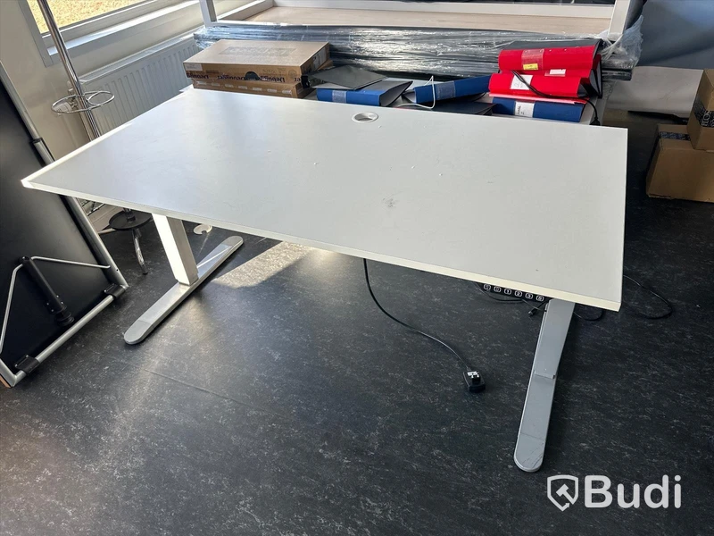 Höj- och sänkbart skrivbord - Linak