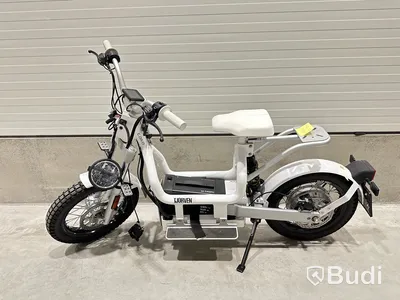 Reparationsobjekt Moped Cake MAKKA FLEX WHITE. Obs! Utlandsregistrerad.