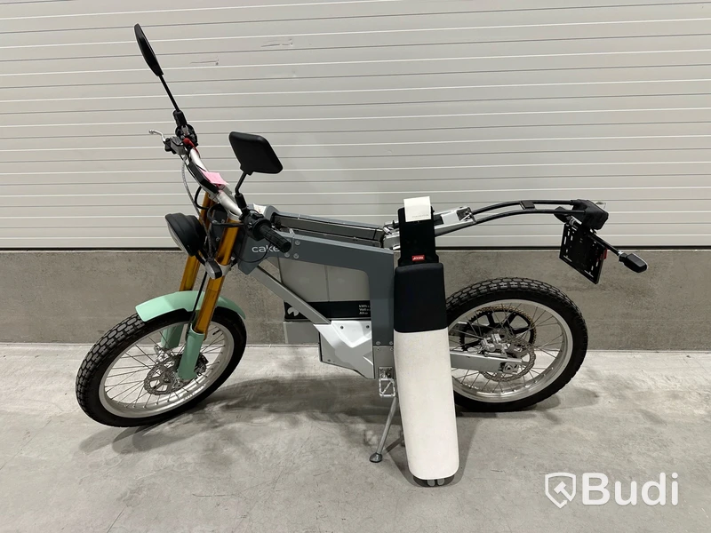 Reparationsobjekt Moped Cake KALK &.