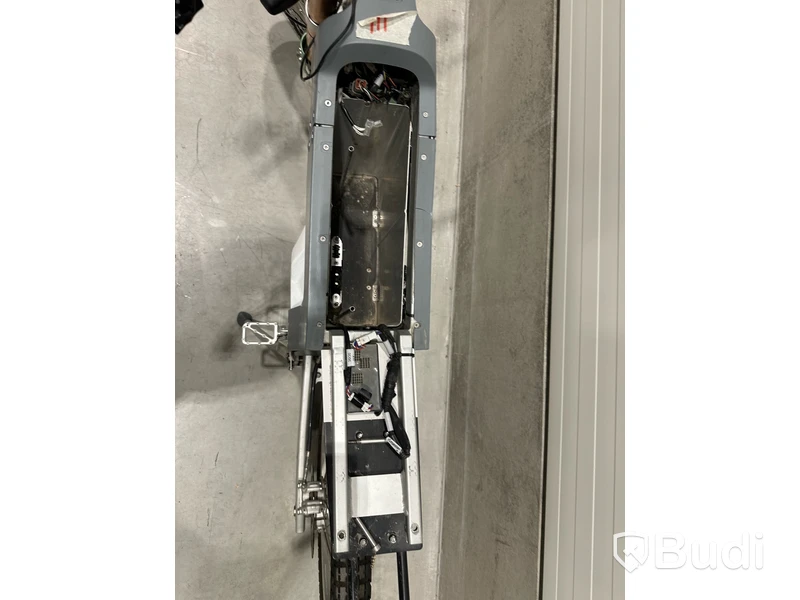 Reparationsobjekt Moped Cake KALK &.
