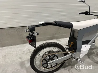 Reparationsobjekt Moped Cake KALK &.