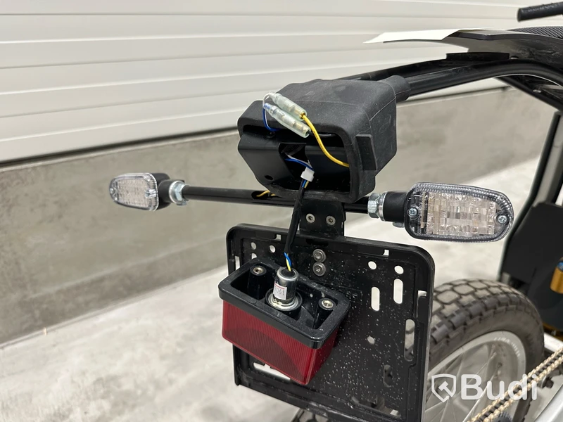 Reparationsobjekt Moped Cake KALK &.