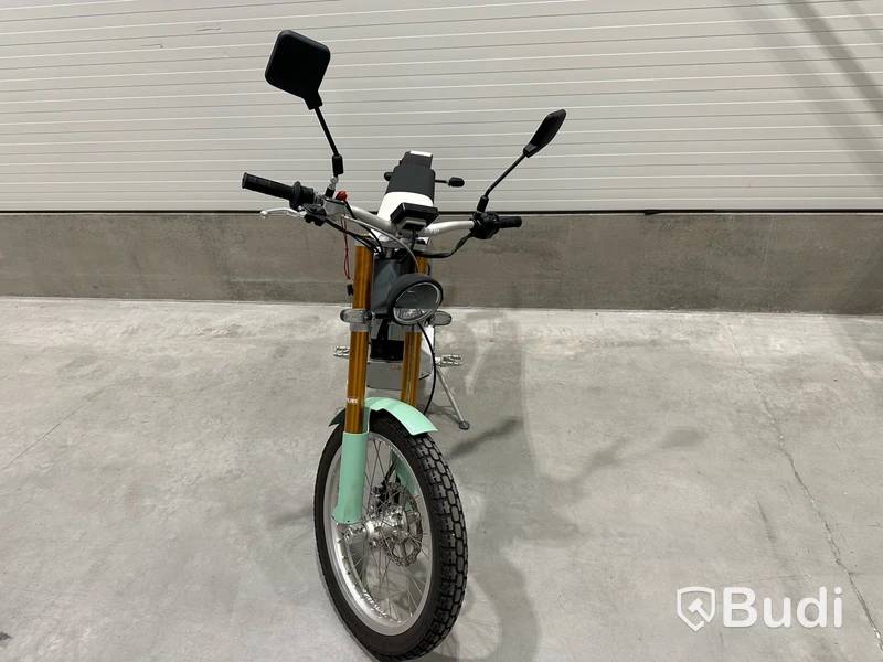 Reparationsobjekt Moped Cake KALK &.