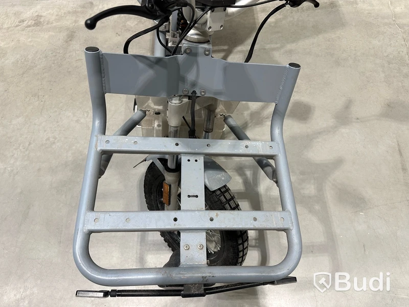 Reparationsobjekt Moped Cake MAKKA FLEX GREY 2023, REGNR; DPU243.