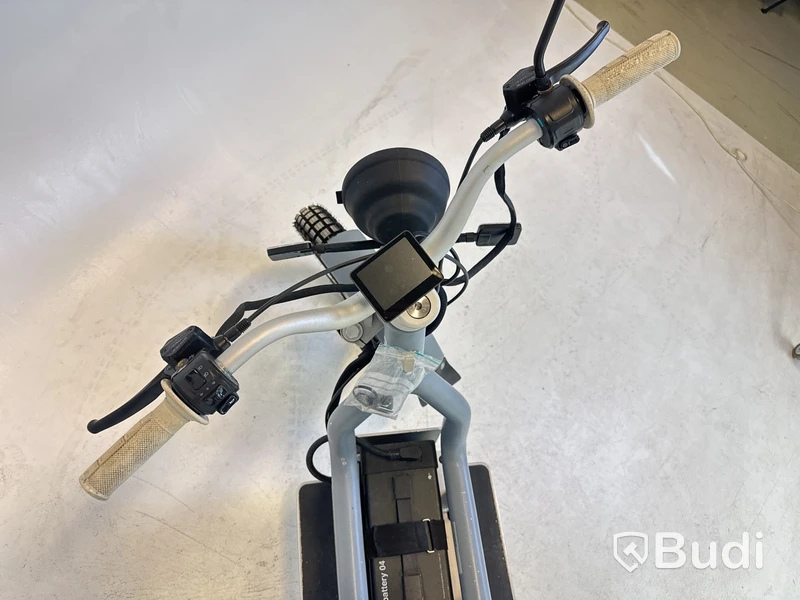 Cake Makka Flex Grey -2022 | YW2C4H044NA000094 | Vägregistrerad Moped Klass-1
