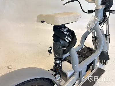 Cake Makka Flex Grey -2022 | YW2C4H044NA000094 | Vägregistrerad Moped Klass-1