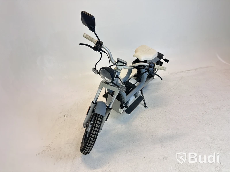 Cake Makka Flex Grey -2022 | YW2C4H044NA000094 | Vägregistrerad Moped Klass-1