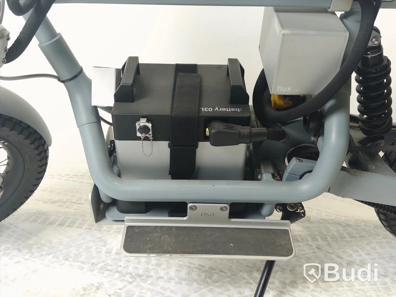 Moped Cake ÖSA Flex Grey REGNR: YOK91U , Begagnad. Med tillbehör