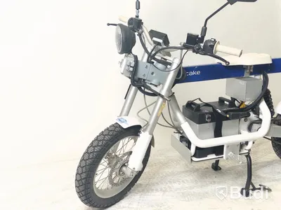 Lätt motorcykel Cake ÖSA Plus Blue 2021 REGNR: DYJ65C, Med tillbehör.  Begagnad. Topphastighet 90 km/h