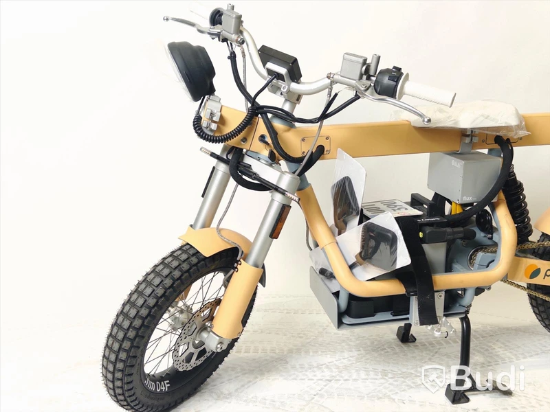 Moped Cake ÖSA FLEX Beige  2021,REG NR: UUT39U . Begagnad. Med Tillbehör