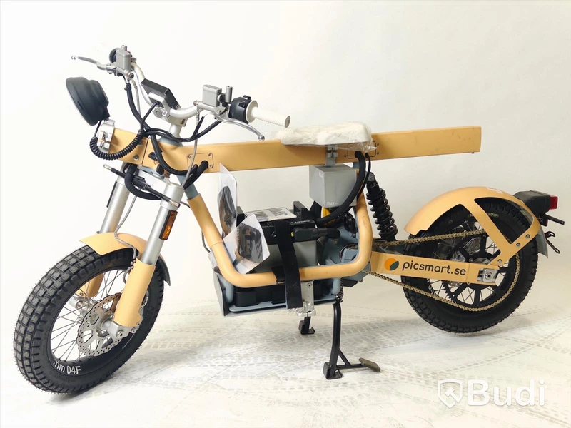 Moped Cake ÖSA FLEX Beige  2021,REG NR: UUT39U . Begagnad. Med Tillbehör