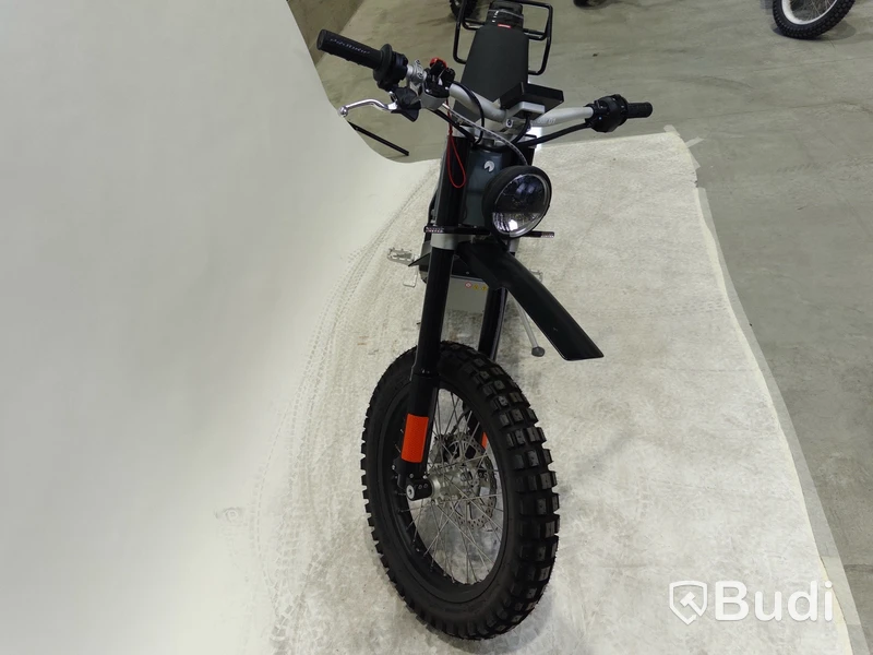 YW2C1M106NT001197 Lätt motorcykel Cake, KALK WORK. Begagnad. Inkl. laddare.