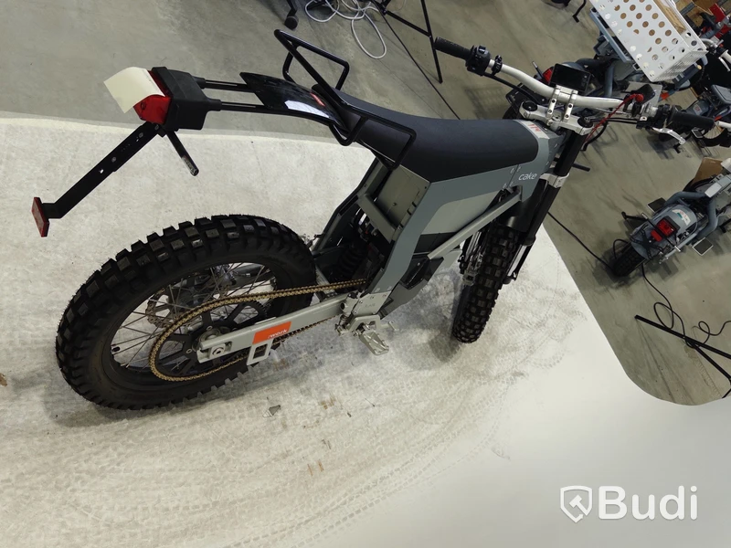 YW2C1M106NT001197 Lätt motorcykel Cake, KALK WORK. Begagnad. Inkl. laddare.