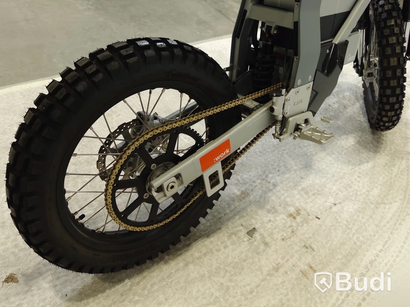 YW2C1M106NT001197 Lätt motorcykel Cake, KALK WORK. Begagnad. Inkl. laddare.