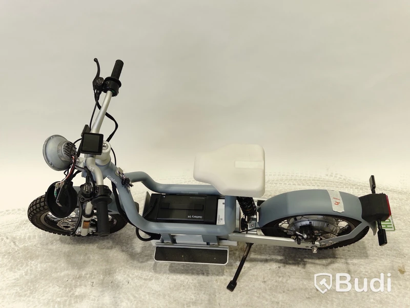 YW2C4H046NA000310 Moped Cake MAKKA FLEX GREY, inkl. laddare. Begagnad. Obs! Utlandsregistrerad