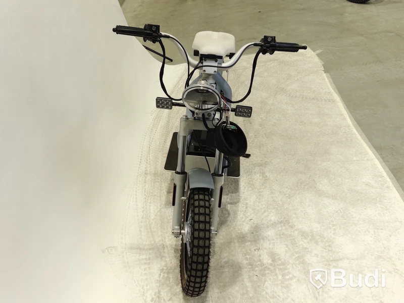 YW2C4H046NA000310 Moped Cake MAKKA FLEX GREY, inkl. laddare. Begagnad. Obs! Utlandsregistrerad