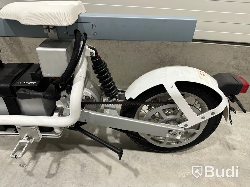 YW2C2M10XNT000521 motorcykel Cake ÖSA PLUS CR. Begagnad. Inkl. laddare.