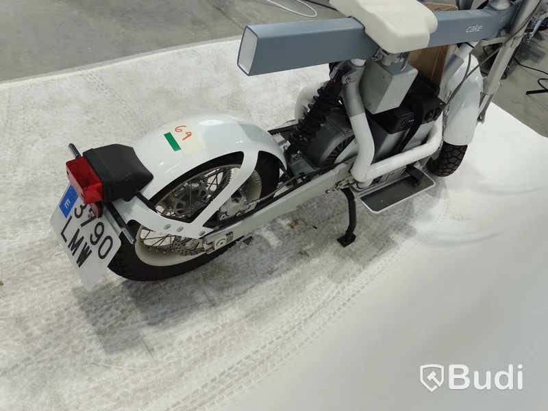 YW2C2M100LT000184 Lätt motorcykel Cake ÖSA PLUS. Begagnad. Obs! Utlandsregistrerad