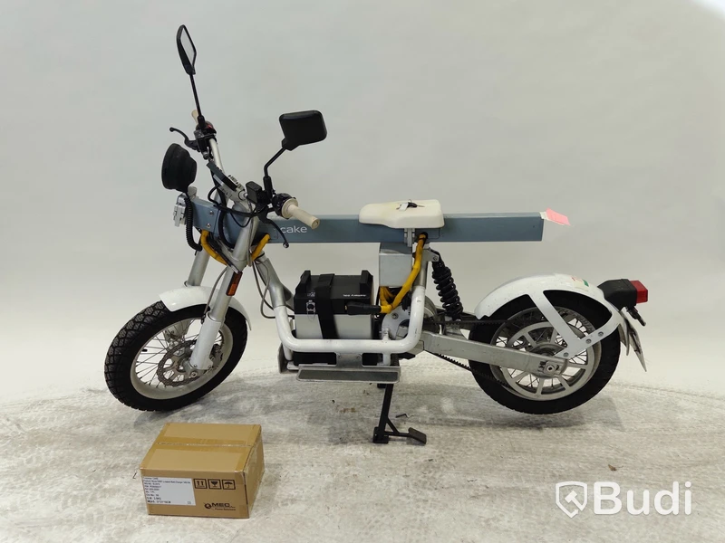 YW2C2M101LT000131  Lätt motorcykel Cake, ÖSA PLUS. Begagnad. Obs! Utlandsregistrerad