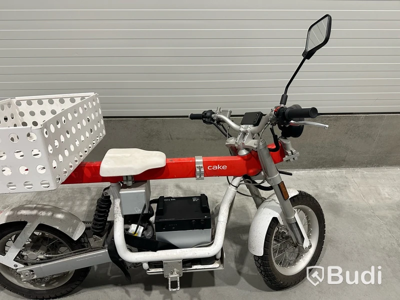 YW2C2M103NT000523 Lätt motorcykel Cake ÖSA PLUS. Begagnad.