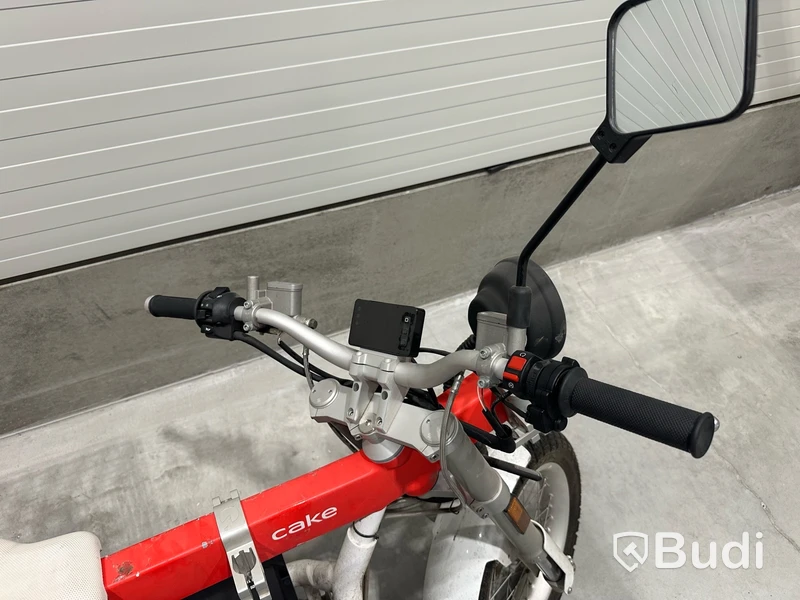 YW2C2M103NT000523 Lätt motorcykel Cake ÖSA PLUS. Begagnad.