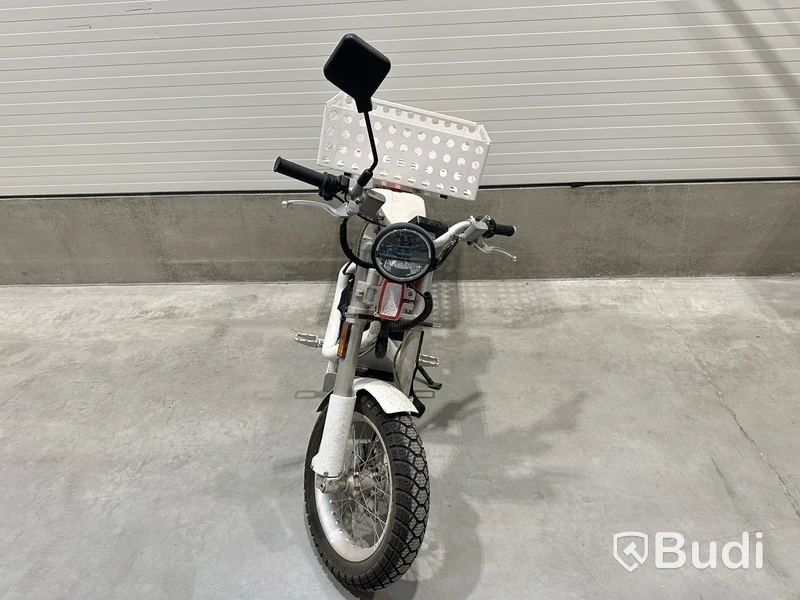 YW2C2M103NT000523 Lätt motorcykel Cake ÖSA PLUS. Begagnad.