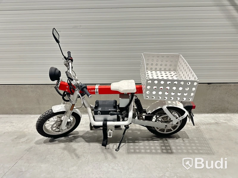 YW2C2M103NT000523 Lätt motorcykel Cake ÖSA PLUS. Begagnad.
