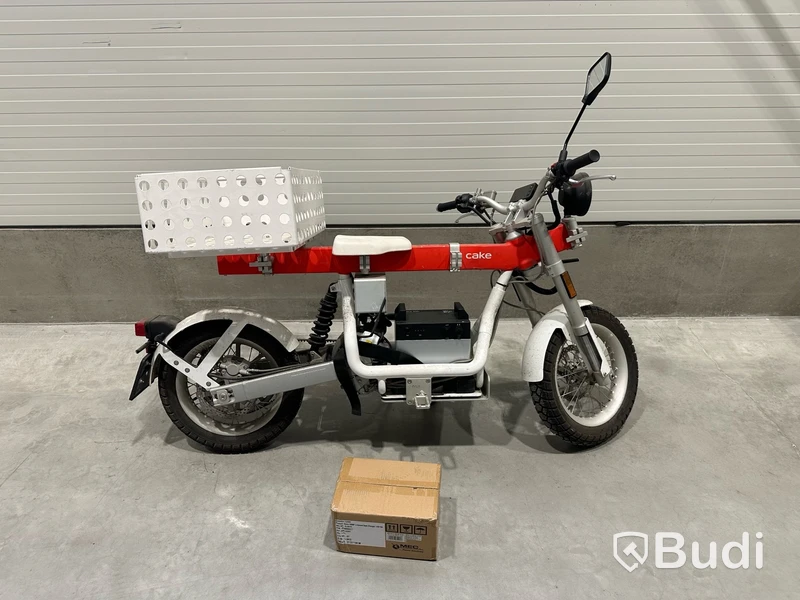 YW2C2M103NT000523 Lätt motorcykel Cake ÖSA PLUS. Begagnad.