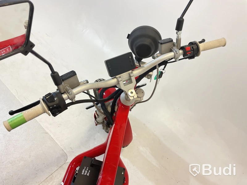 Moped Cake ÖSA FLEX 2021 | Begagnad. Med Tillbehör.