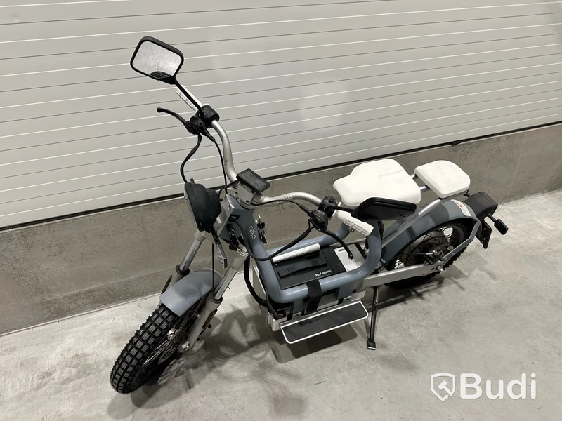 Moped Cake MAKKA FLEX GREY 2022 | Begagnad. Med Tillbehör.