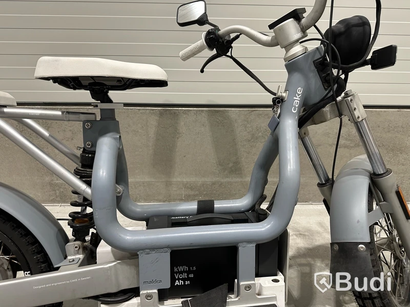 Moped Cake MAKKA FLEX GREY 2022 | Begagnad. Med Tillbehör.