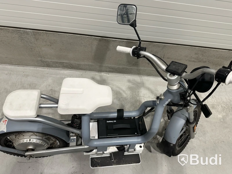 Moped Cake MAKKA FLEX GREY 2022 | Begagnad. Med Tillbehör.