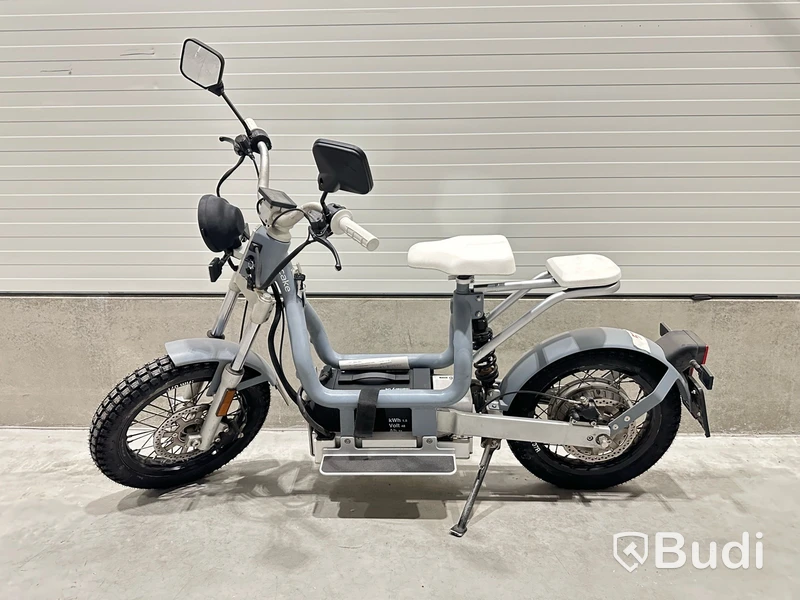 Moped Cake MAKKA FLEX GREY 2022 | Begagnad. Med Tillbehör.