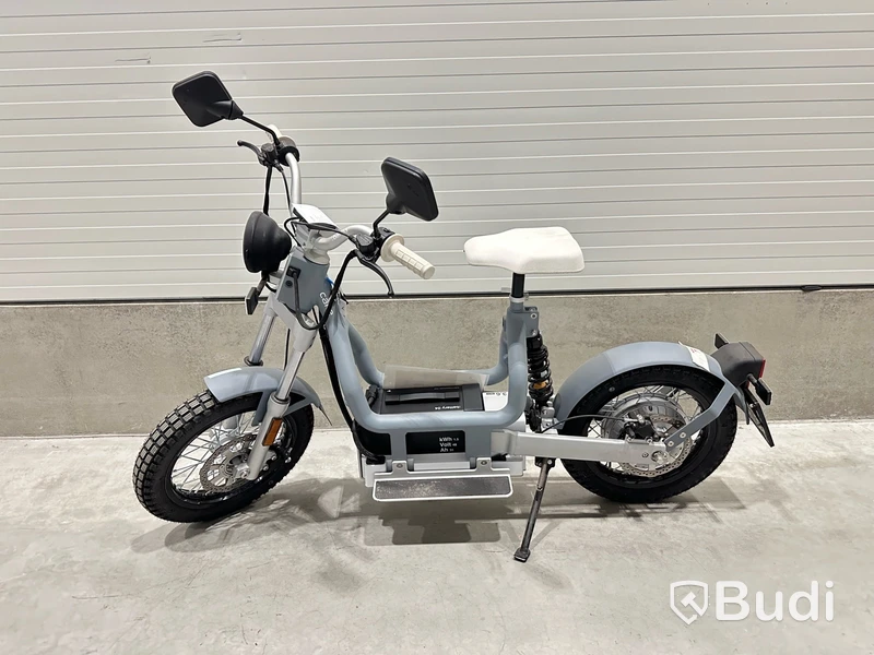 Moped Cake MAKKA FLEX GREY 2023 | Begagnad. Med Tillbehör.
