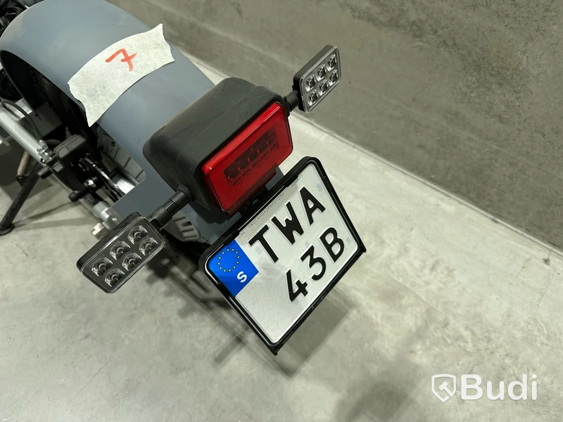Moped Cake MAKKA FLEX GREY 2023 | Begagnad. Med Tillbehör.