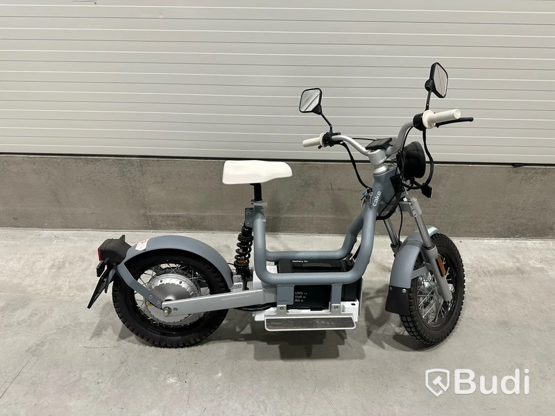Moped Cake MAKKA FLEX GREY 2023 | Begagnad. Med Tillbehör.