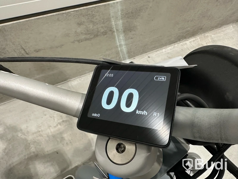 Moped Cake MAKKA FLEX GREY 2023 | Begagnad. Med Tillbehör.