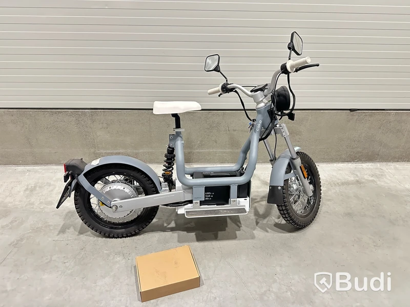 Moped Cake MAKKA FLEX GREY 2023 | Begagnad. Med Tillbehör.