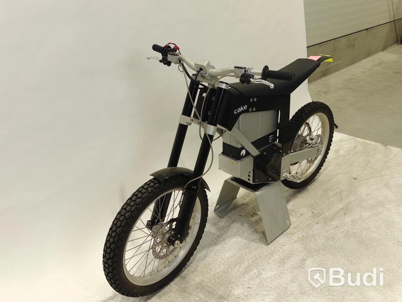 Lätt motorcykel Cake, KALK INK. Begagnad. Med Tillbehör.