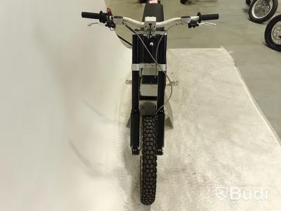 Lätt motorcykel Cake, KALK INK. Begagnad. Med Tillbehör.